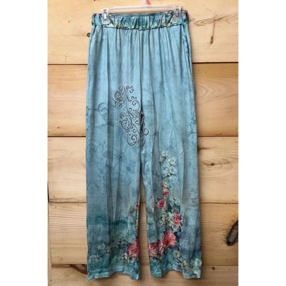 Women’s wide leg pants